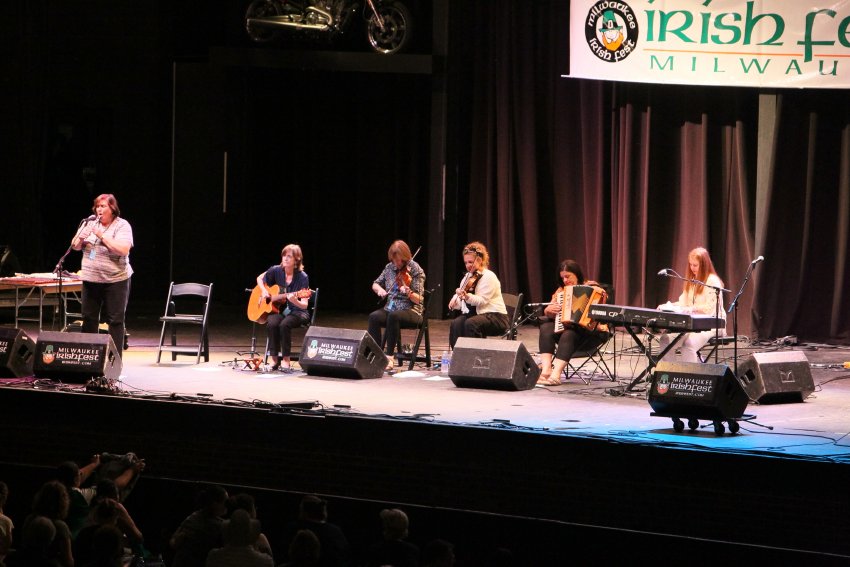 Liz Carroll with Cherish the Ladies at Milwaukee Irish Fest 2015